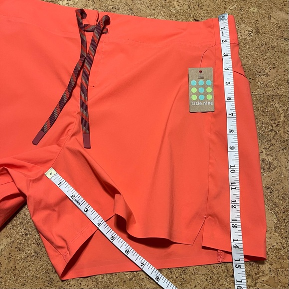 Title Nine Incrediboardie Swim Shorts 4” In Clementine NWT Sz 14 - Picture 16 of 16